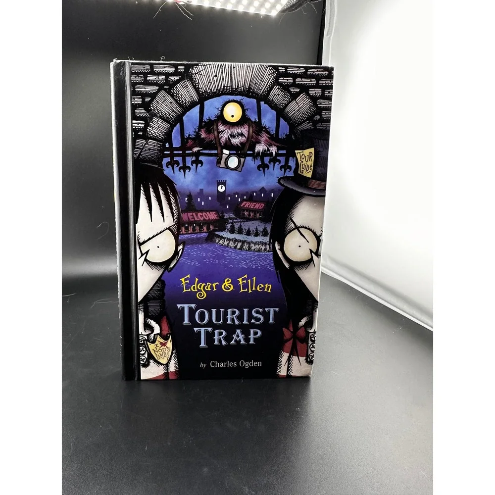 Edgar and Ellen Books Lot of 2 High Wire 1st‎ Edition The Tourist Trap Og en
